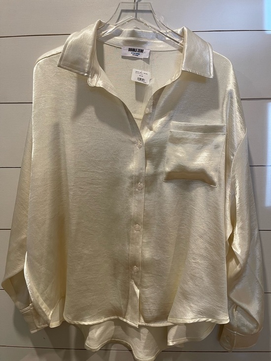 Double Zero Tops - Double Zero Satin Button-Down Blouse in Ivory Cream Womens Size Medium NWT